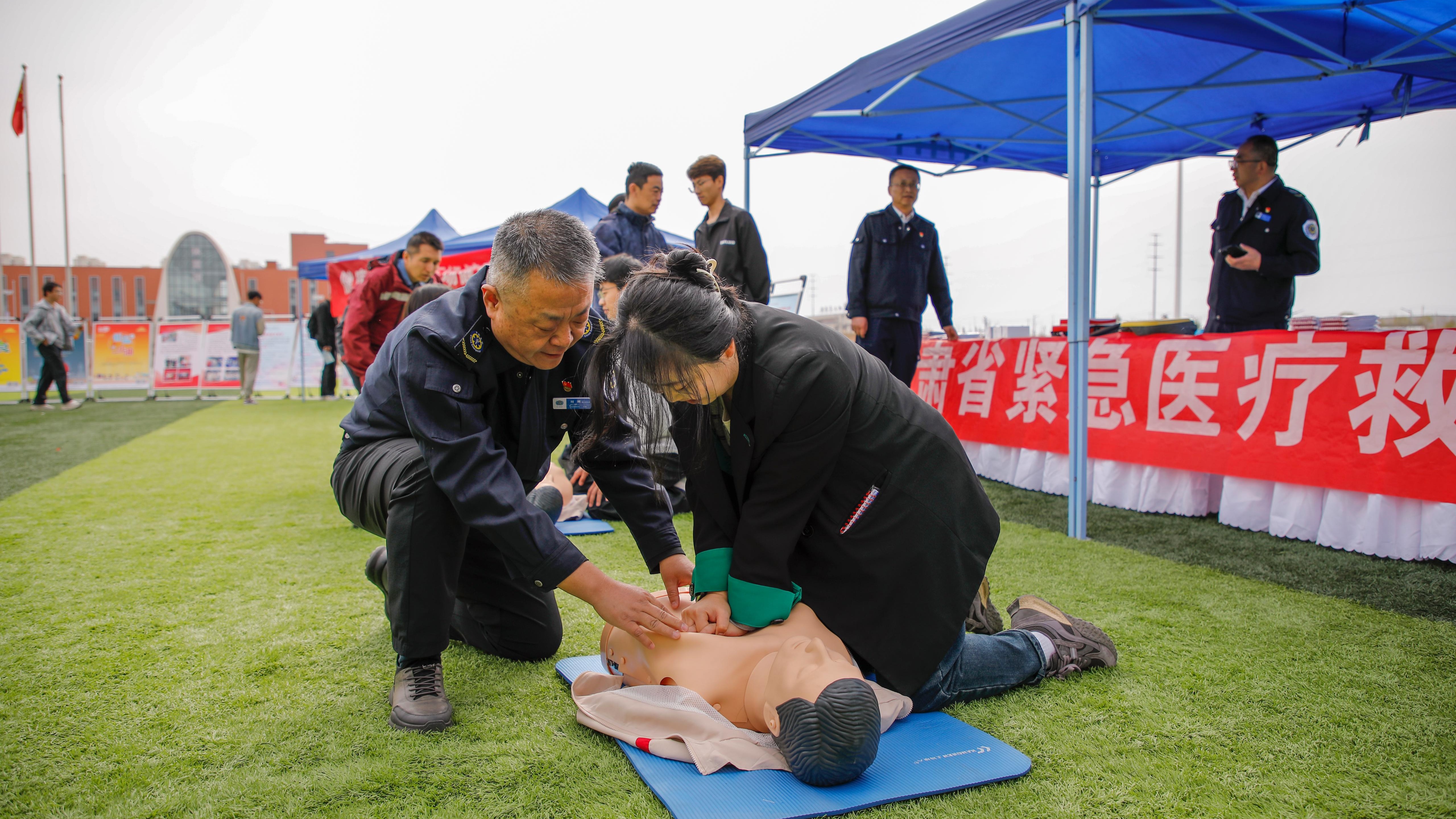 甘肃省“健康科普行——万场健康知识讲座”示范活动在我校圆满举行