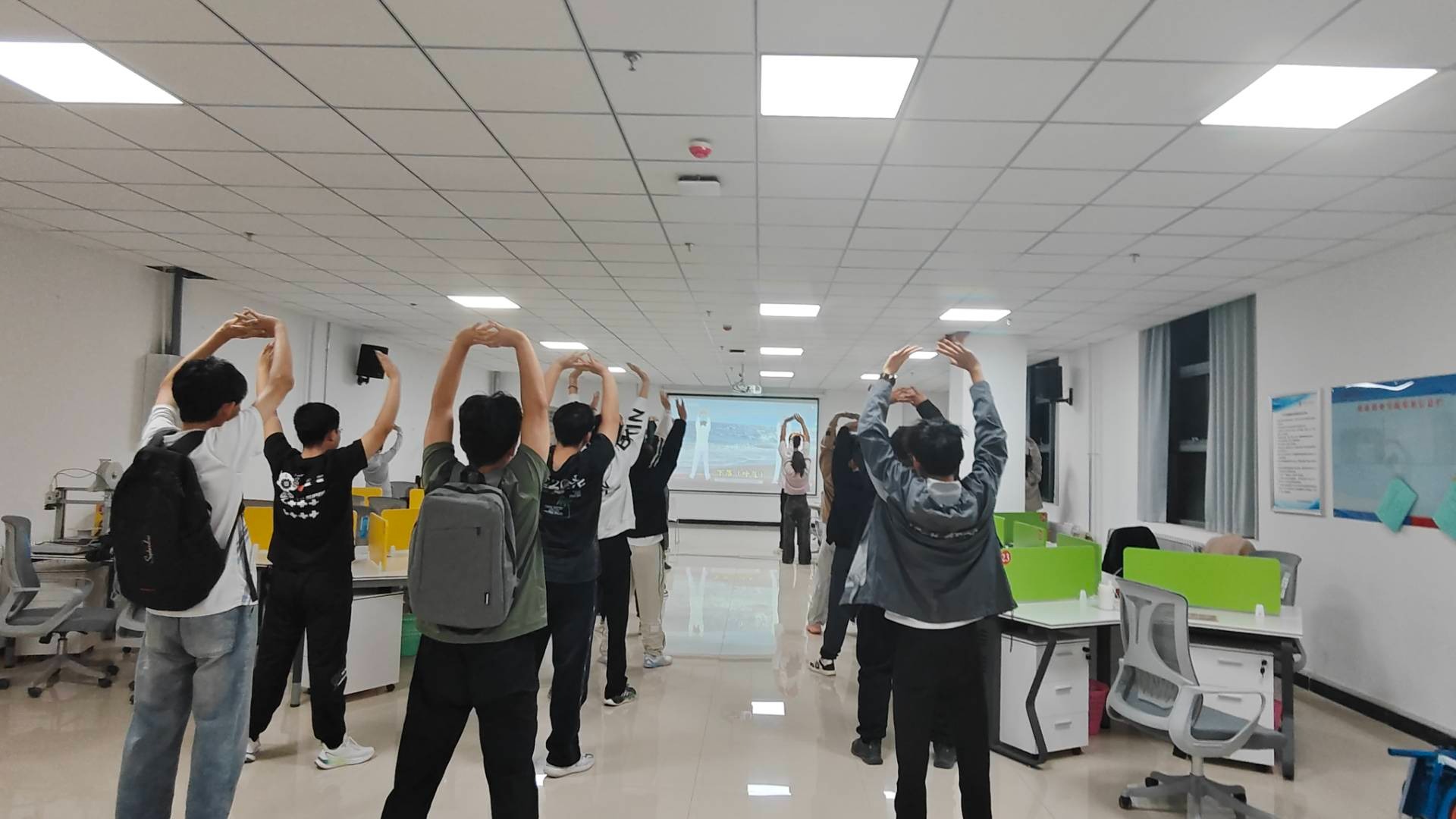 《中药与养生》创新研讨课圆满结课