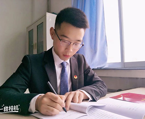 “不负韶华”学生典型事迹——记先进典型史勤栋